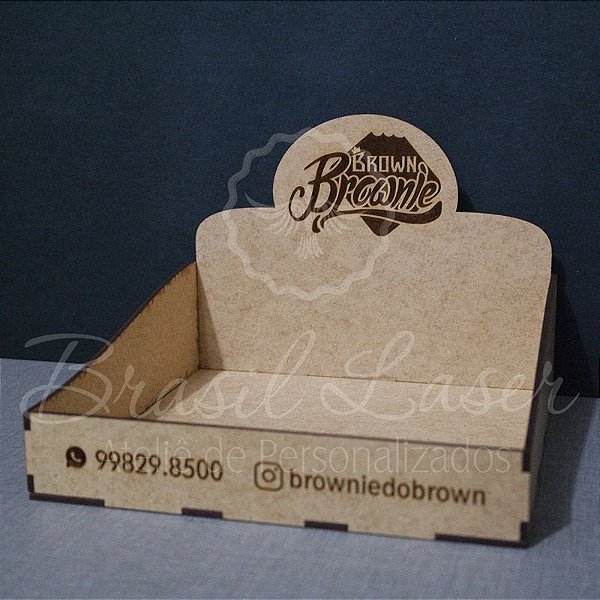 5 Expositores de Brownie / Alfajor / Palha Italiana / Cake / Pão de Mel com 24x24cm em Mdf com logomarca gravada