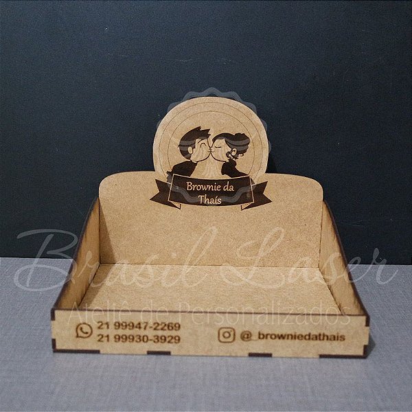 10 Expositores de Brownie / Alfajor / Palha Italiana / Cake / Pão de Mel com 22x20cm em Mdf com logomarca gravada