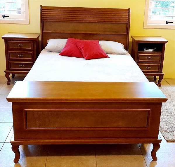 Cama de Casal King Size 1,95 x 2,05 - ( 02 Mesas de Cabeceiras + Baú ) - Móveis de Gramado
