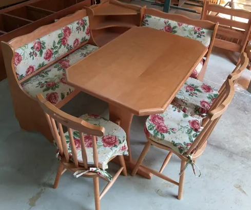 Conjunto Banco De Canto Alemão 2,00 x 1,60  (03 Cadeiras) (Mesa 1,50 x 1,00) - Móveis de Gramado