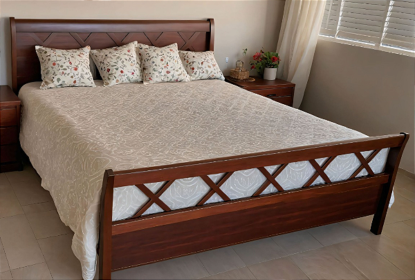 Cama de Casal Queen Size 1,60 x 2,00 - Móveis de Gramado