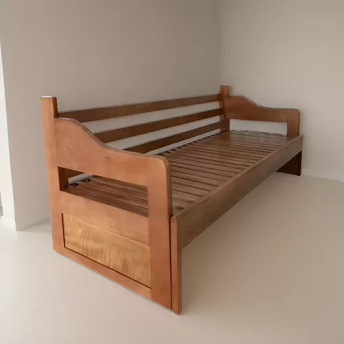 Sofá Cama de Madeira Maciça - Móveis de Gramado
