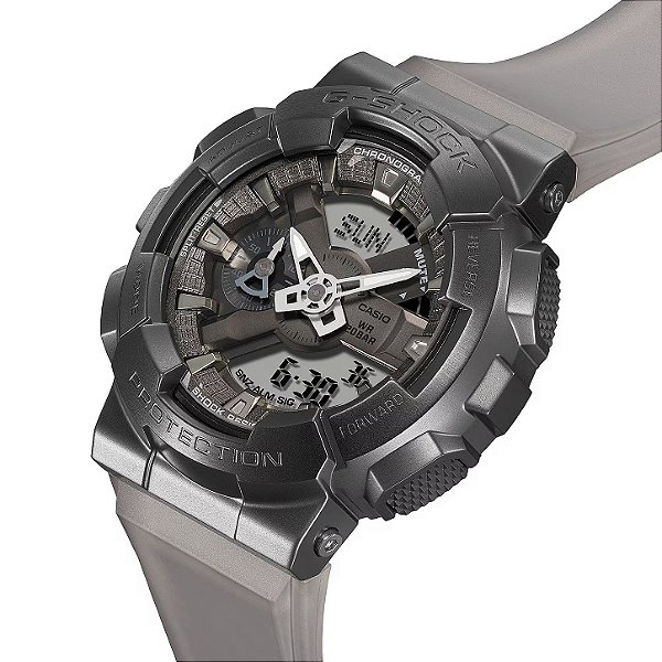 Relógio G-SHOCK adulto unissex, na cor cinza/preto translúcido, com moldura preta ionizada e design Midnight Fog. Fog Gm-110mf-1adr
