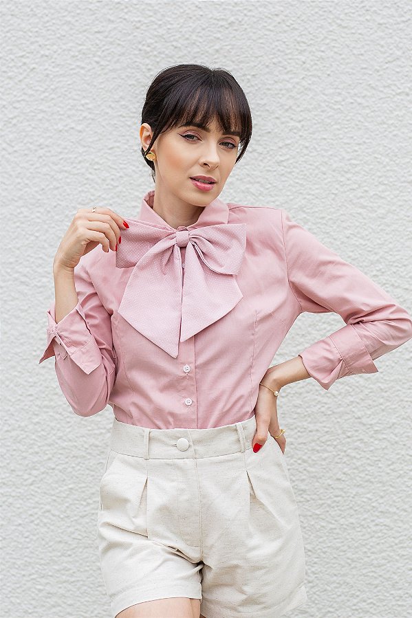 Camisa rose blush de tricoline com pences, ajustada feminina