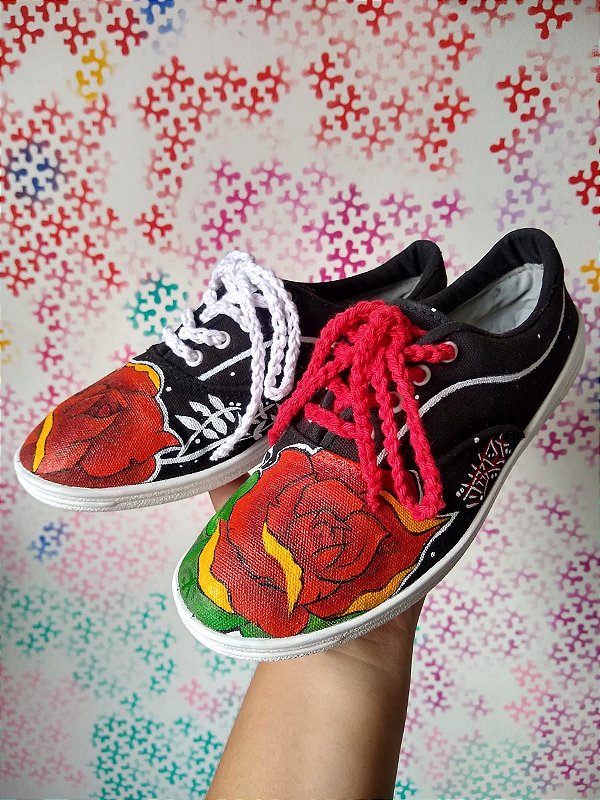 Tênis rosas vermelhas  THArt