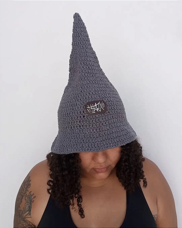 Chapéu de bruxa cinza básico