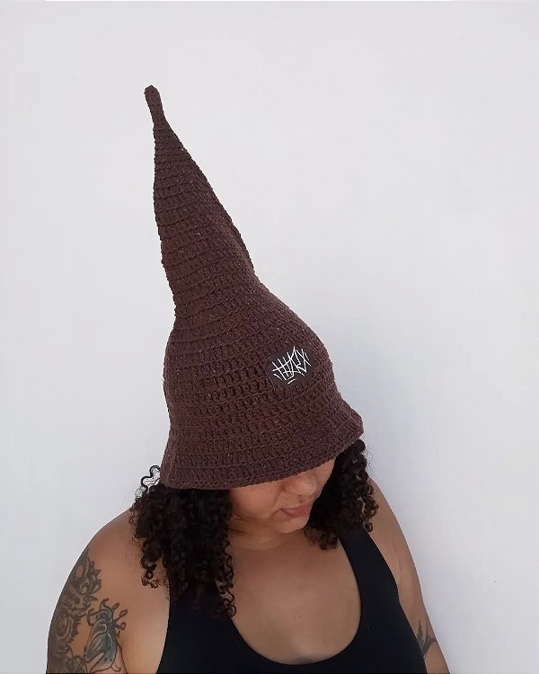 Chapéu de bruxa marrom básico
