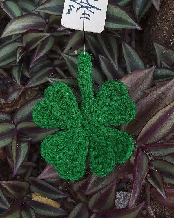 Brinco trevo 4 folhas bandeira