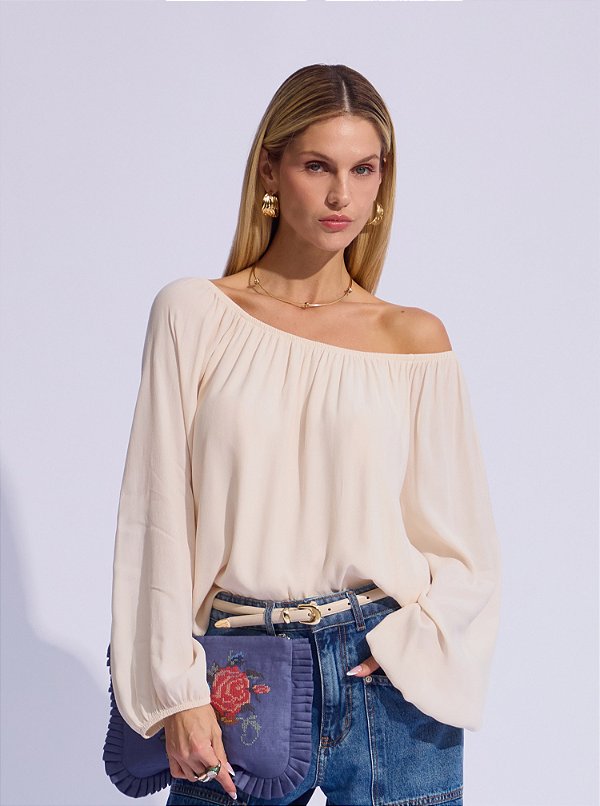 Blusa Magali Bata Creponada Areia