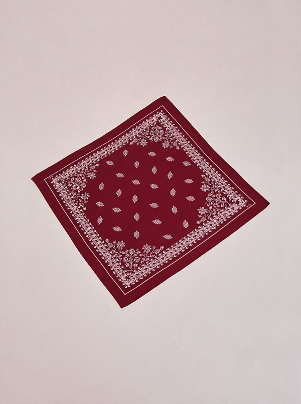 Lenço Selma Acetinado 70x70 Estampado Vinho