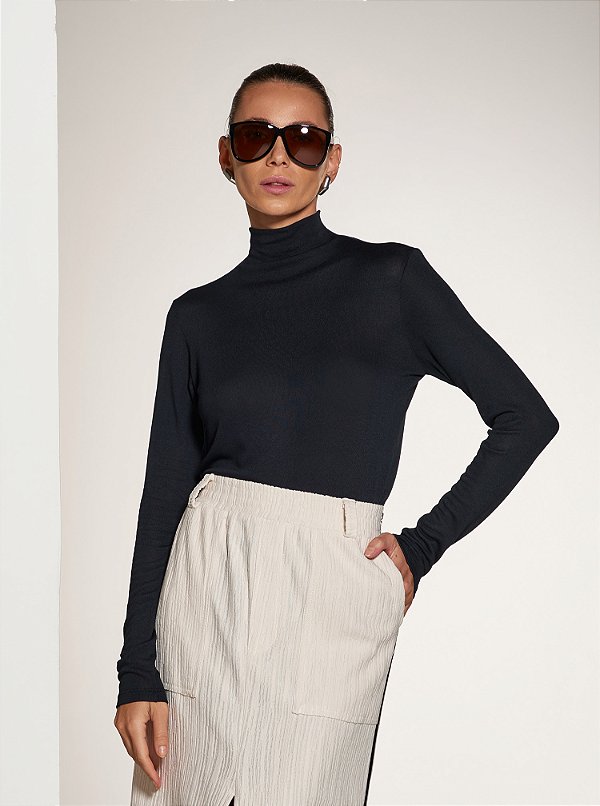 Blusa Malha Alice Preta Gola Alta