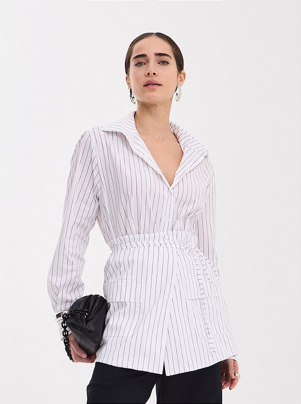 Camisa Tricoline Sara Off com Marinho