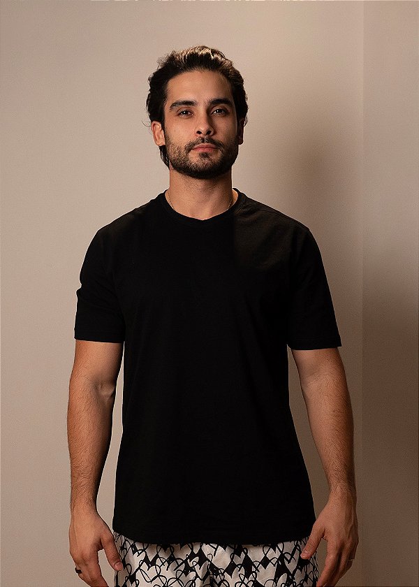 T-shirt Malha Masculina Lorenzo Preta
