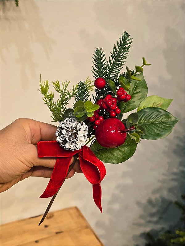 GALHO PICK BERRY VERMELHO COM MAÇA, PINHA E LAÇO 30CM