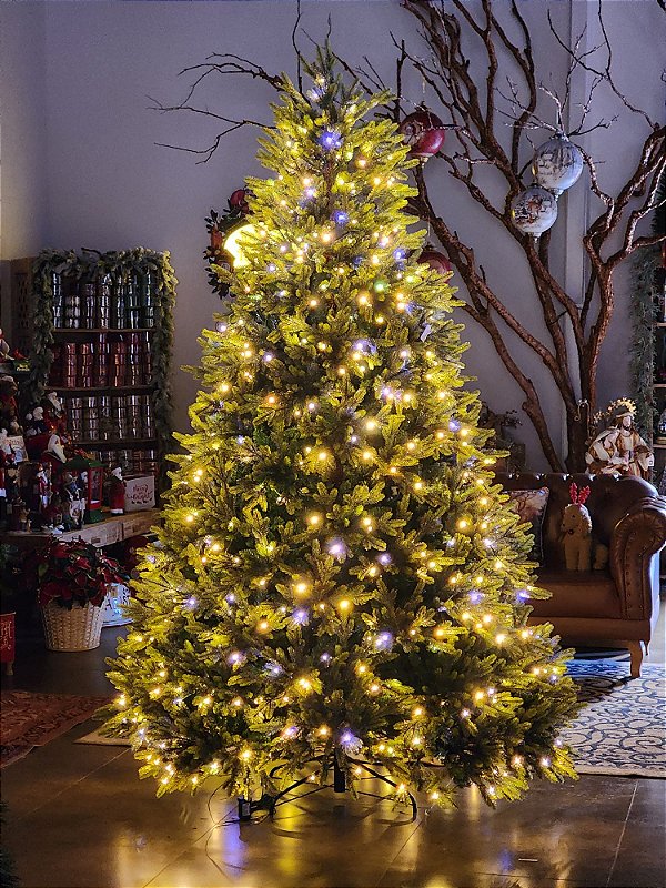 ÁRVORE REALISTA PINHEIRO BASIC 1953 GALHOS COM 600 LEDS BICOLOR 2,40CM COM CONTROLE REMOTO