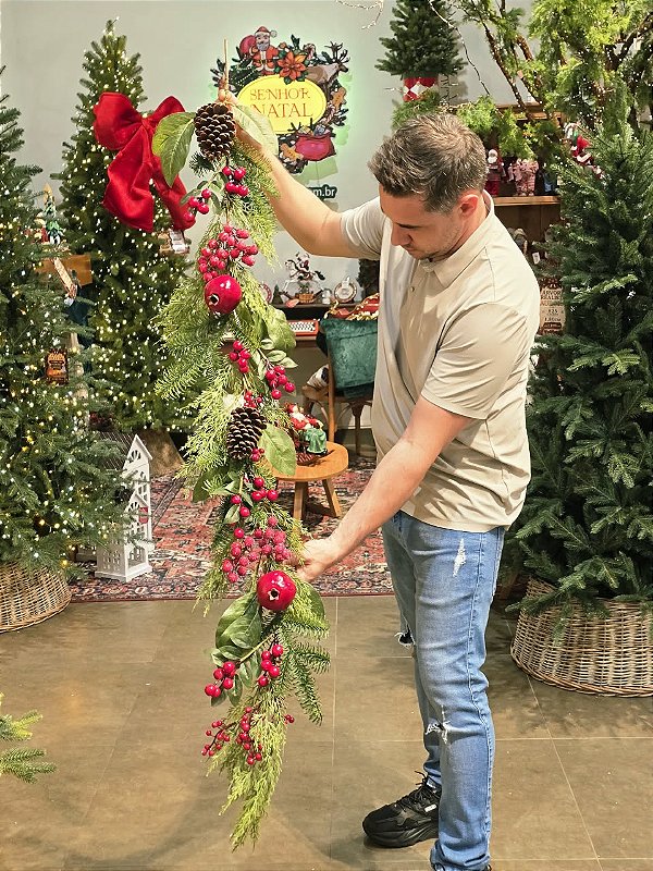 FESTÃO ARAMADO DECORADO COM BERRY PINHA E ROMÃ 1,50CM