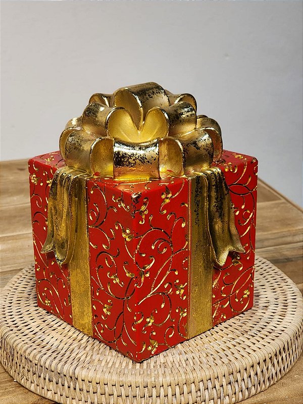 CAIXA DE PRESENTES DECORATIVA EM RESINA DOURADA E VERMELHO 19,5CM