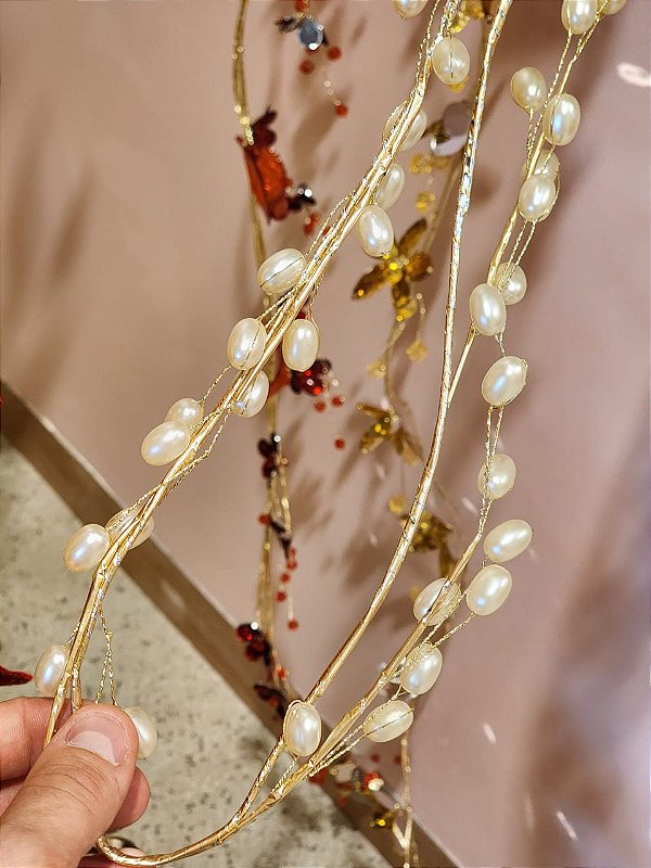 FESTÃO DECORATIVO ARAMADO DOURADO COM PEROLAS 1,50CM