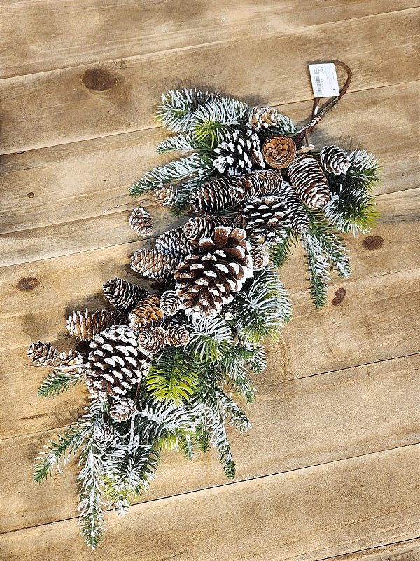 FESTÃO PENDENTE ARAMADO RÚSTICO COM PINHA 64CM