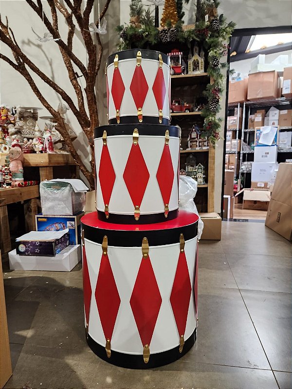 TRIO DE TAMBOR DECORATIVO EM METAL BRANCO, VERMELHO E PRETO