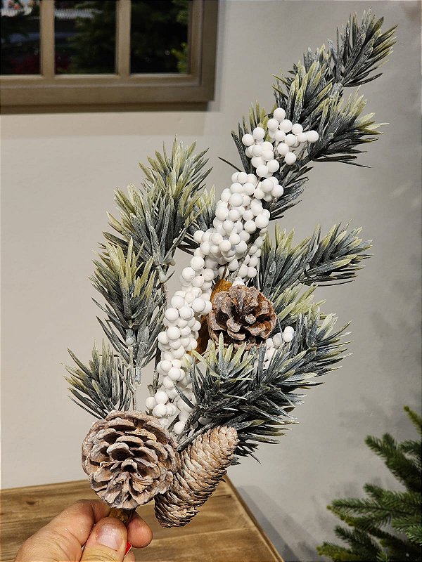 GALHO DECORATIVO PERMANENTE BERRY E PINHA 55CM
