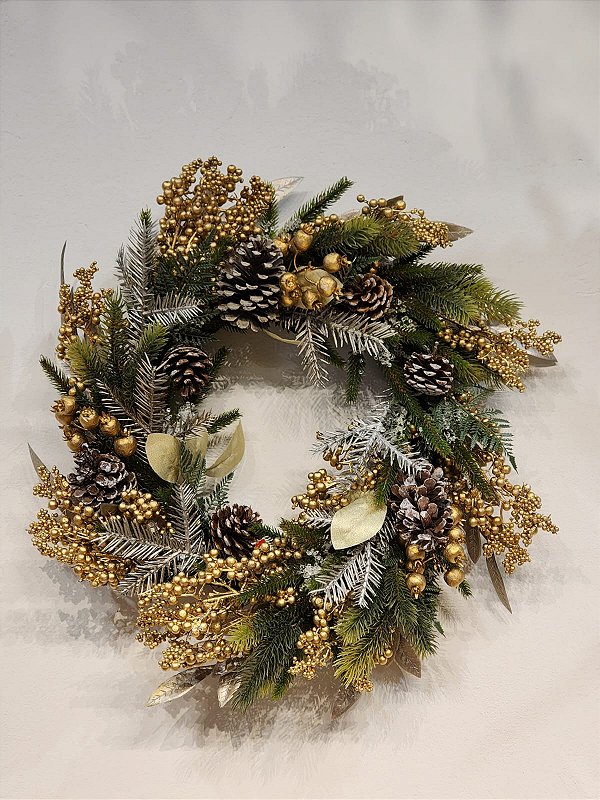 GUIRLANDA DECORADA RÚSTICA COM FOLHAGENS E BERRY DOURADO 55CM