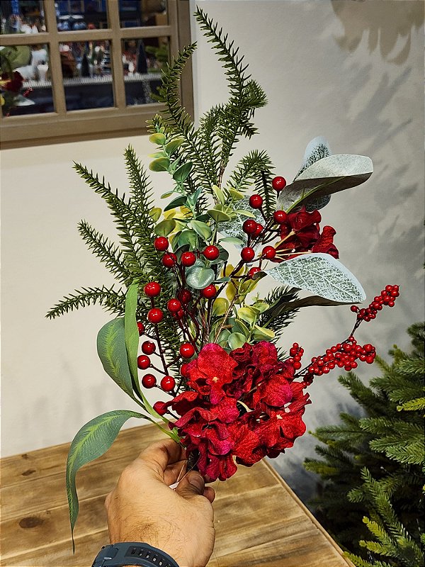 GALHO DECORATIVO COM BERRY FRUTAS FLORES E PINHA 66CM