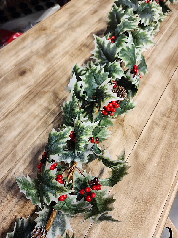 FESTÃO ARAMADO DECORADO FOLHAS E BERRYS 1,80CM