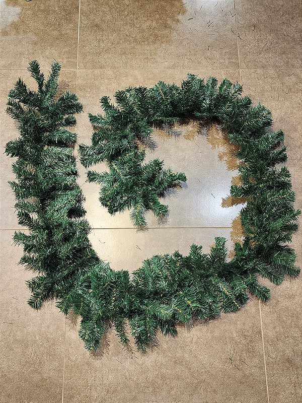FESTÃO ARAMADO TRADICIONAL VERDE 220 GALHOS 2,70CM