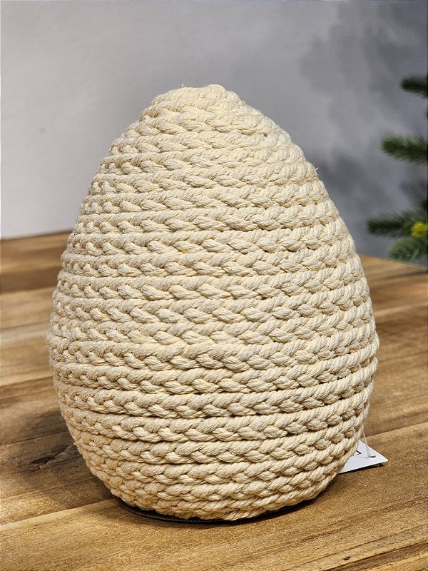 OVO DECORATIVO COM CORDA BEGE 13CM