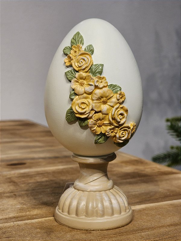 OVO FLORIDO NO PEDESTAL BEGE E AMARELO 17CM