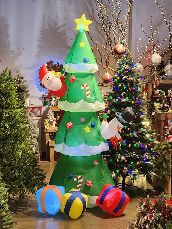 ÁRVORE COM BONECOS INFLÁVEL COM LED 2,40CM BIVOLT USO INTERNO E EXTERNO