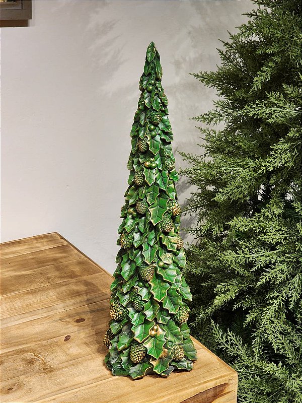 ÁRVORE DE FOLHAS COM PINHAS EM RESINA 60CM