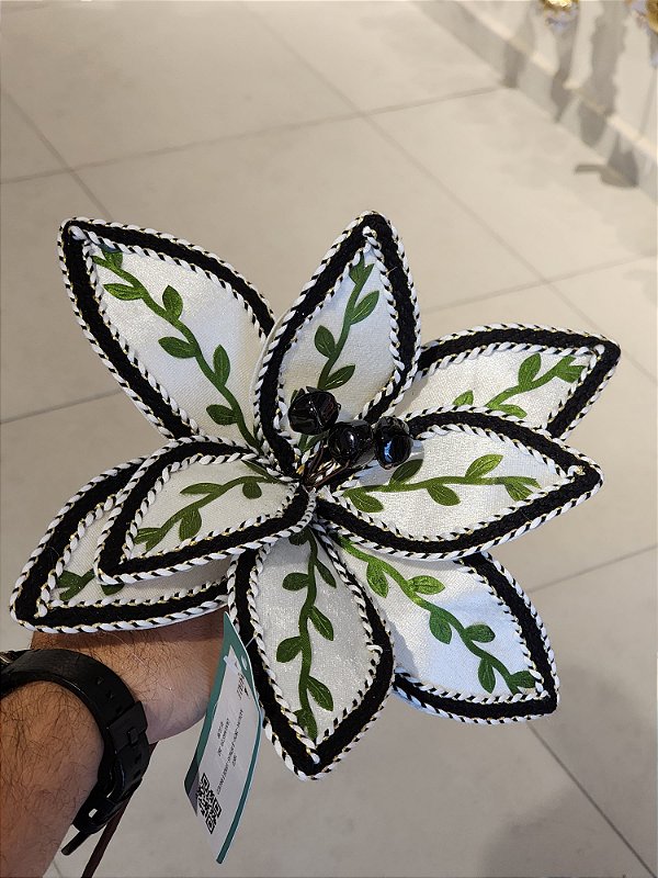 FLOR POINSETIA VERDE, BRANCO E PRETO 28CM - PRÉ VENDA 2025