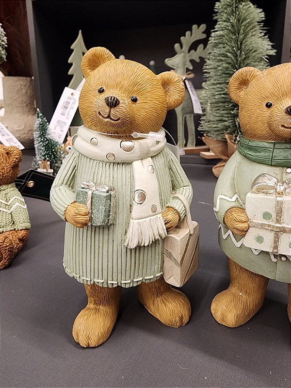 URSO COM CACHECOL EM RESINA VERDE MENTA 15,5CM  - PRÉ VENDA 2025