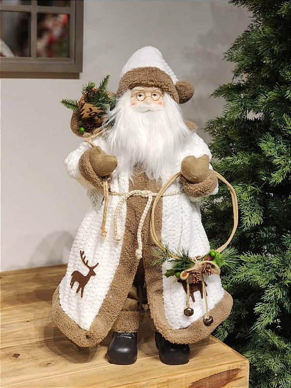 PAPAI NOEL EM PÉ COM RENA E PRESENTES BRANCO E MARROM 60CM