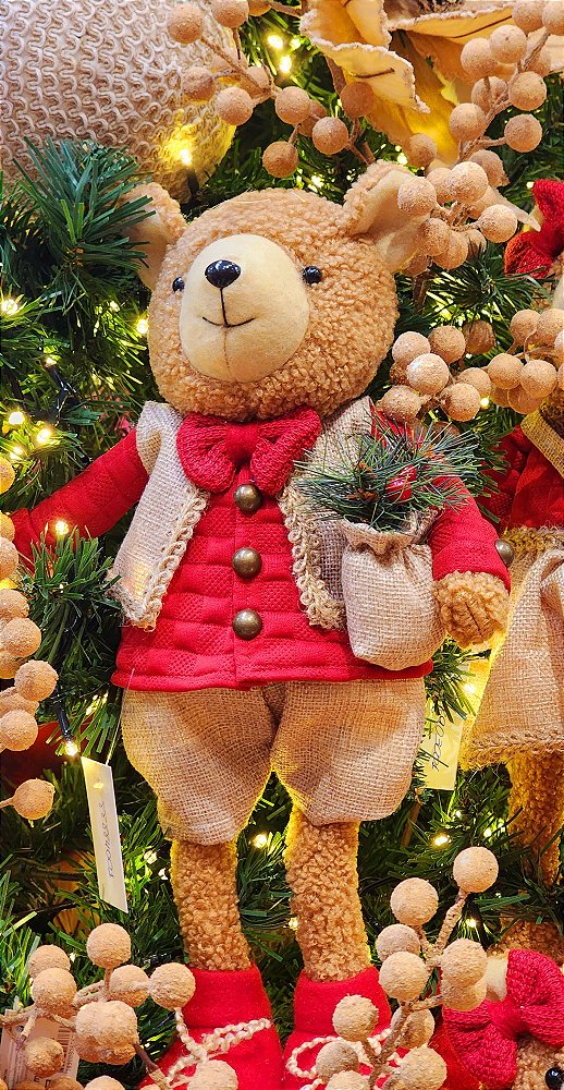 BONECO URSO MENINO EM PÉ VERMELHO E BEGE 47CM - PRÉ VENDA 2025