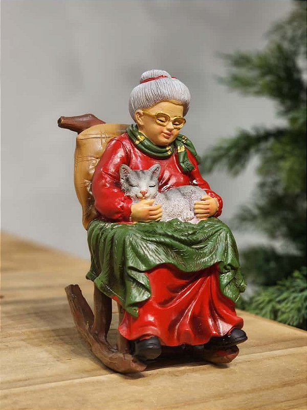 MAMÃE NOEL NA CADEIRA DE BALANÇO EM RESINA 15,5CM