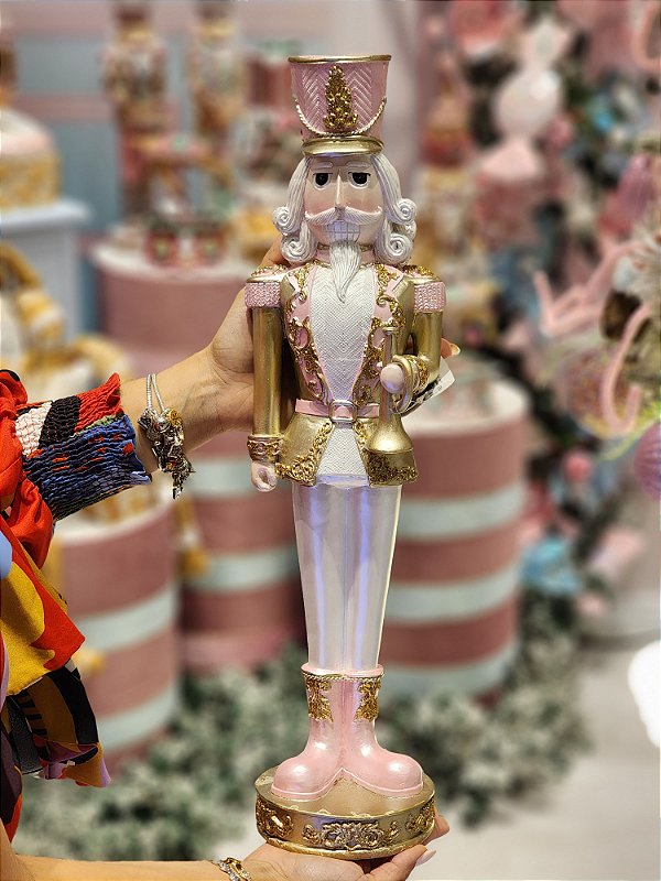 QUEBRA NOZES EM RESINA DOURADO E ROSA 29CM - PRÉ VENDA 2025