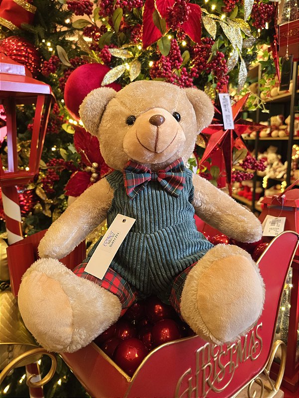 URSO SENTADO COM CAMISA VERDE 30CM - PRÉ VENDA 2025