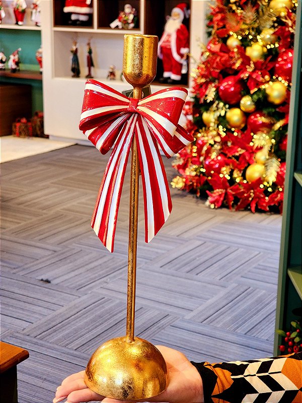 CASTIÇAL EM METAL COM LAÇO VERMELHO E BRANCO 35CM - PRÉ VENDA 2025