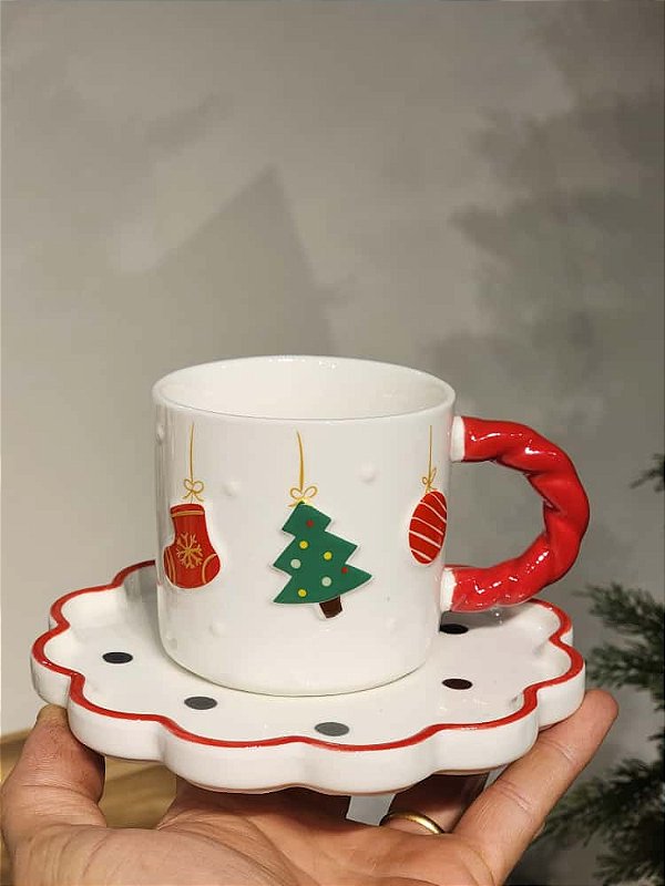 CANECA DECORATIVA COM PIRES BRANCO E VERMELHO 9CM