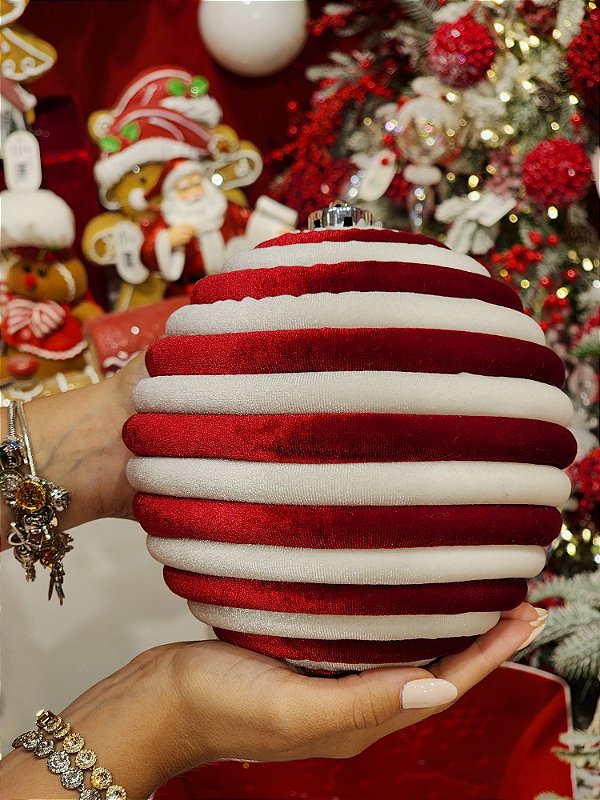 BOLA DECORADA VERMELHA E BRANCA 21CM - PRÉ VENDA 2025