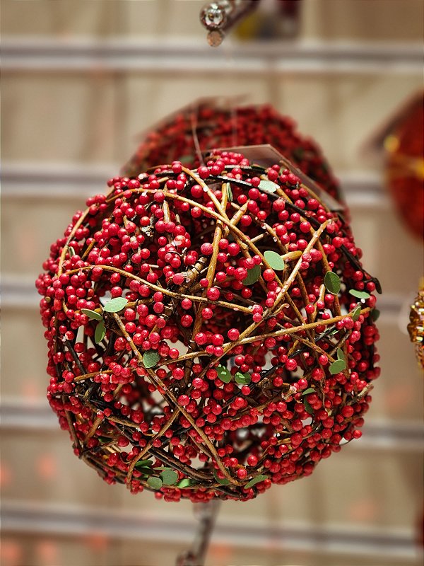 BOLA ARAMADA MICRO BERRY VERMELHA 12CM - PRÉ VENDA 2025