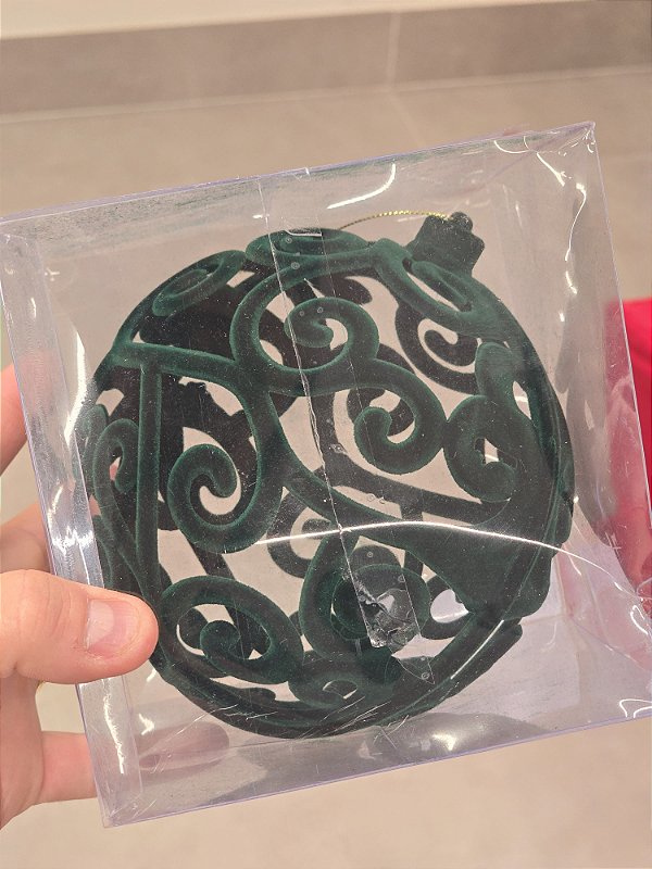 BOLA VELUDO VAZADA VERDE 15CM COM 1 UNIDADE - PRÉ VENDA 2025