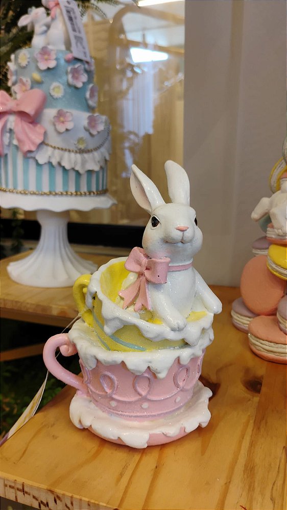 COELHA DENTRO DA XÍCARA 16CM - PRÉ VENDA 2026