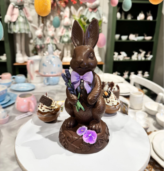 COELHA CHOCOLATUDA COM LAÇO 24CM - PRÉ VENDA 2026