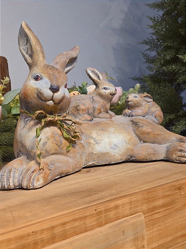 COELHA COM FILHOTES EM RESINA RÚSTICO 27CM