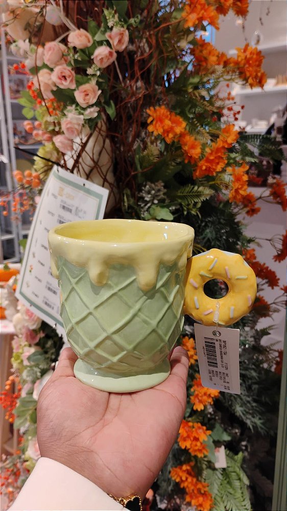 CANECA COM ROSQUINHA 15CM - PRÉ VENDA 2026