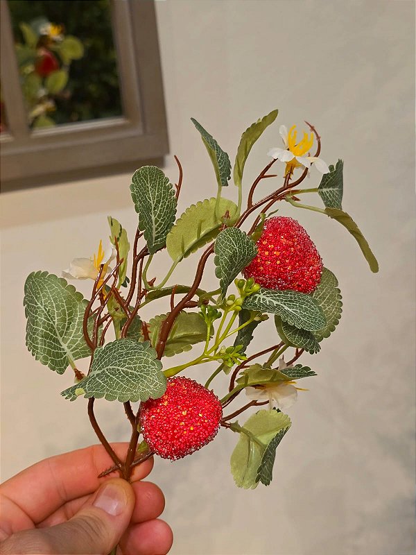 GALHO PICK COM MORANGO 24CM